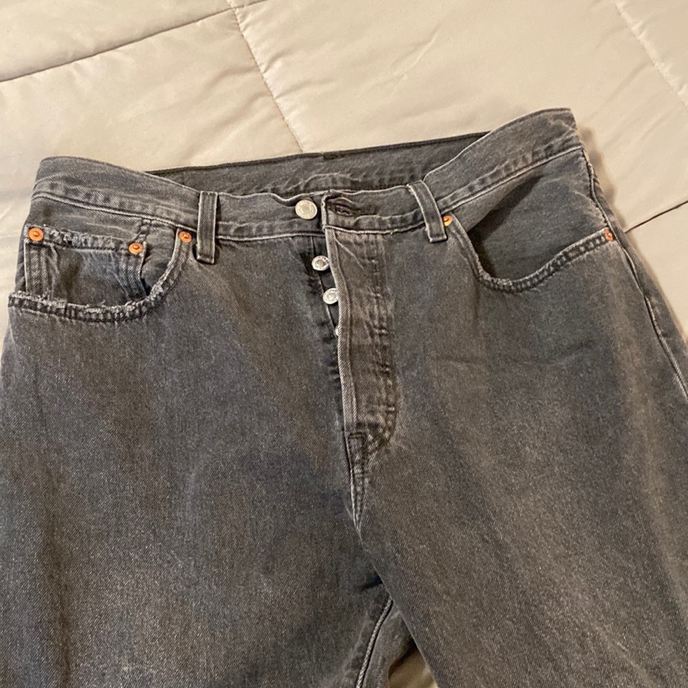 Levi’s 501 frayed hem women’s black jeans W32 x L28